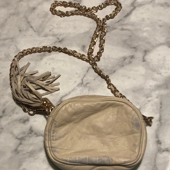 Valentino Cream Quilted Crossbody Bag with Gold Chain - Picture 12 of 16